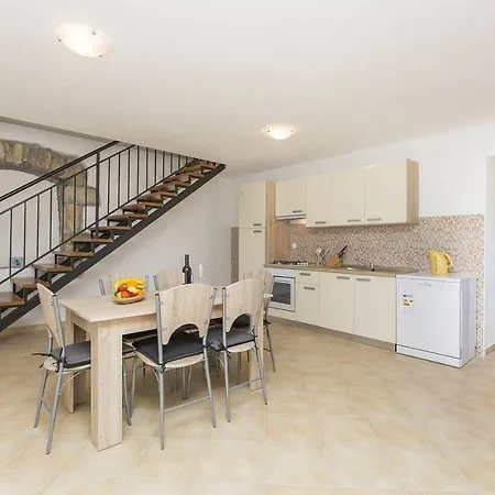 Tatil Evi Haus Ernest Stanisovi