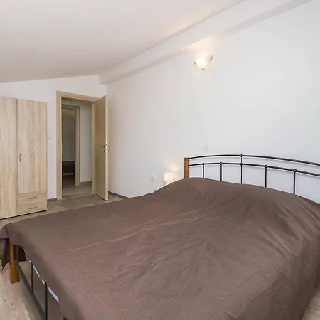 Tatil Evi Haus Ernest Stanisovi